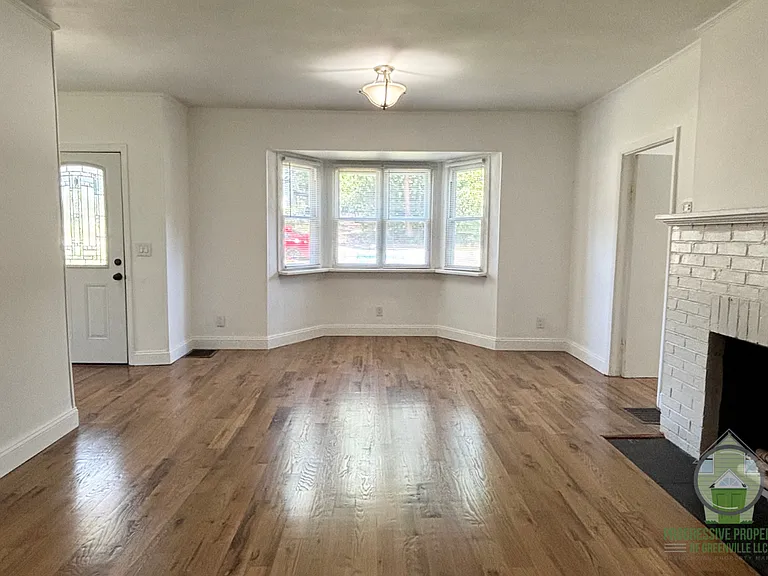 109 Buist Ave — Photo 2