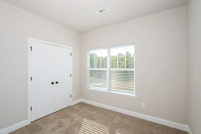 220 Pebble Ln — Photo 9