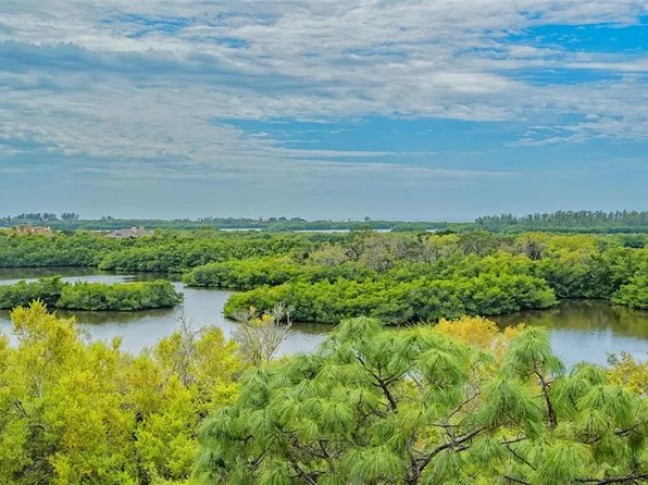 409 N Point Rd APT 603, Osprey, FL 34229