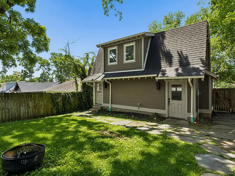 1011 Bate Ave — Photo 42