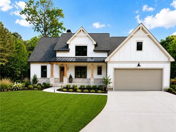 953 Roundtop Rd, Ellijay, GA 30540