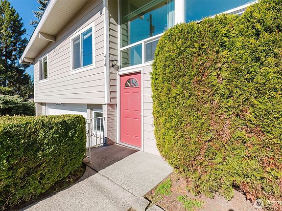 3rd image of 414 S 168th Street