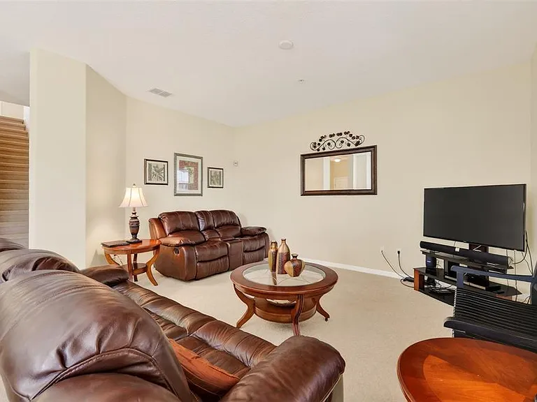 1323 Priory Cir — Photo 16