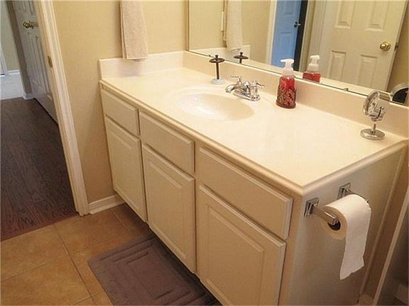 5th image of 3102 Glenwood Dr