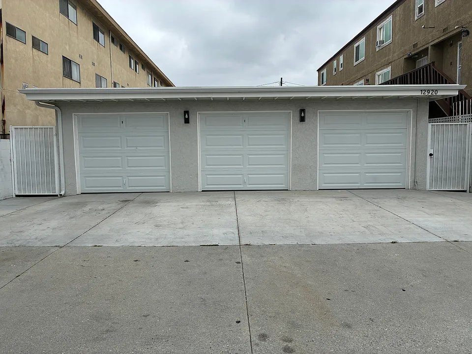 12920 Roselle Ave #C