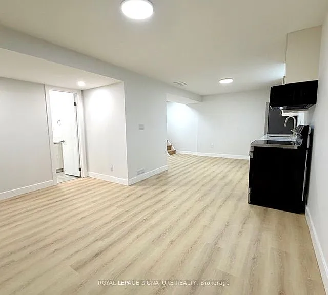 293 Glebemount Ave #LOWER — Photo 7