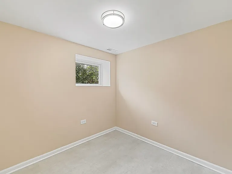 4819 W Superior St — Photo 10