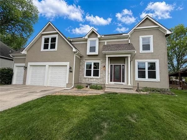 504 SE Asheville Dr, Lees Summit, MO 64063