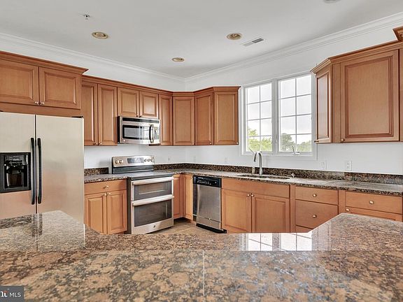 4th image of 9823 Golf Course Rd Unit 16