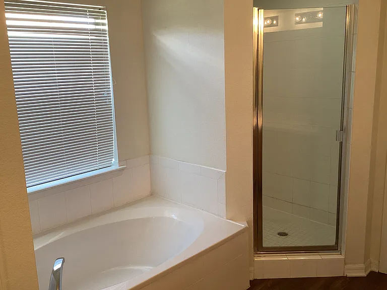 1424 Mistflower Ln — Photo 11