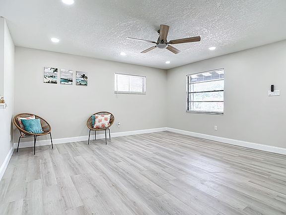 5th image of 922 Carolina Ave