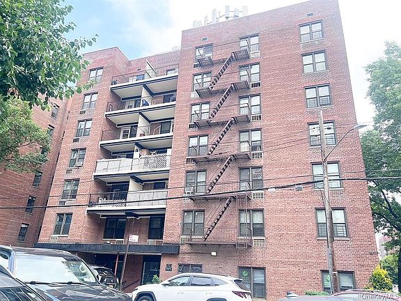 2nd image of 38-25 Parsons Blvd APT 5A