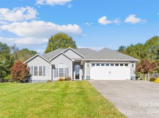 162 Planters Row Rd, Iron Station, NC 28080