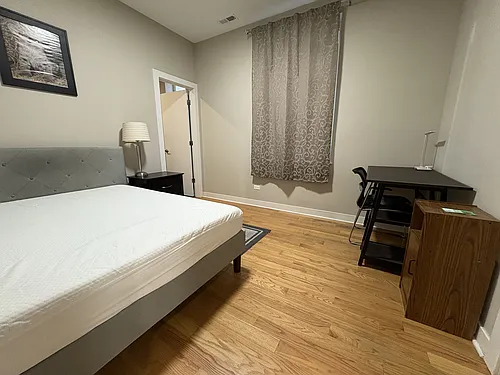 1017 S Claremont Ave #2 Photo 1