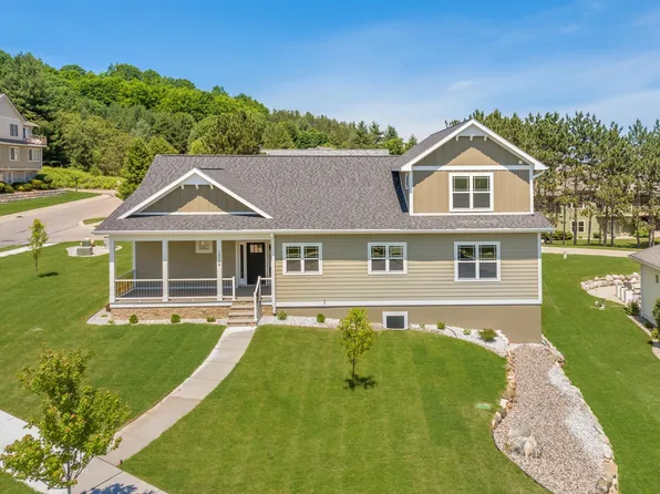 10788 Shrewbury St, Traverse City, MI 49684