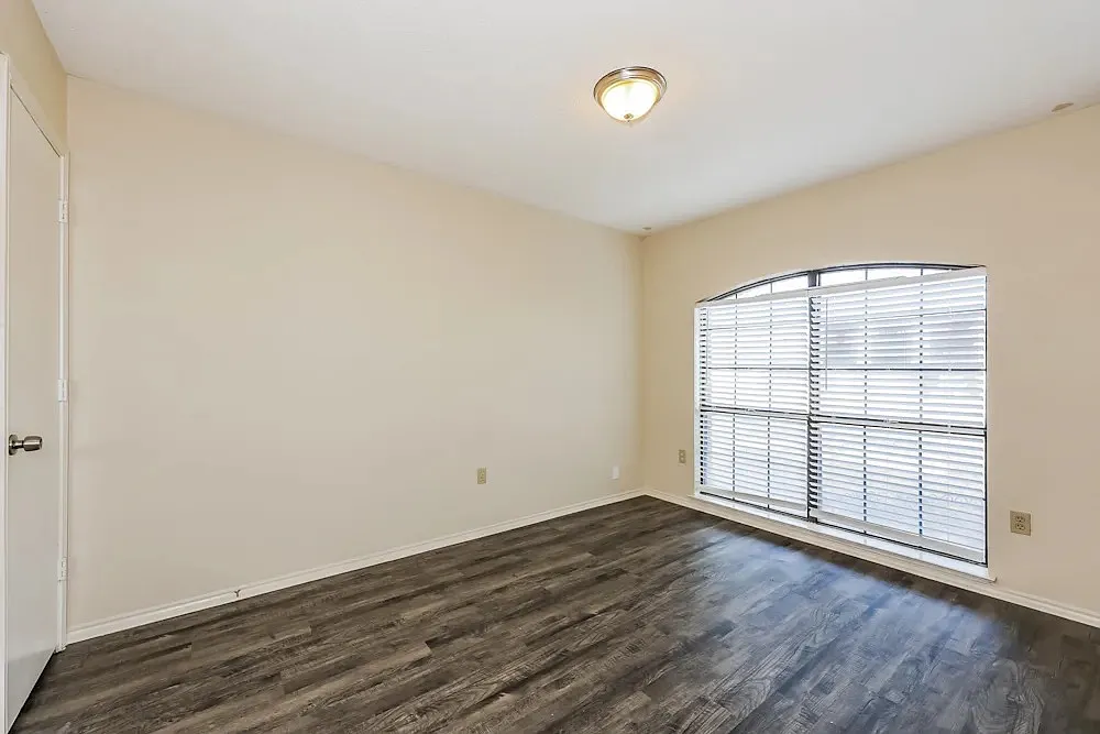 3 bed, 1425 sqft, $2,280 — Photo 3