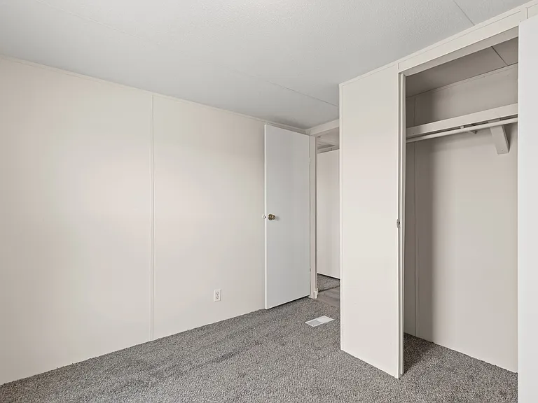 2074 E 8th St #4 — Photo 14