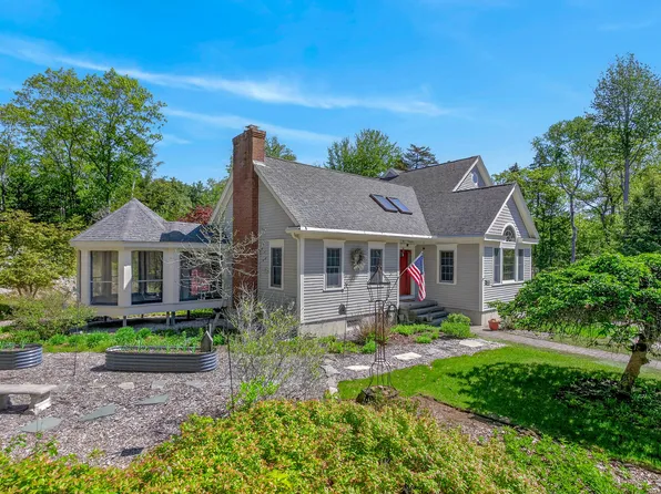 12 Touchstone Drive, Kennebunkport, ME 04046