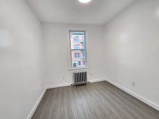 Rented by Astoria Realty | media 8
