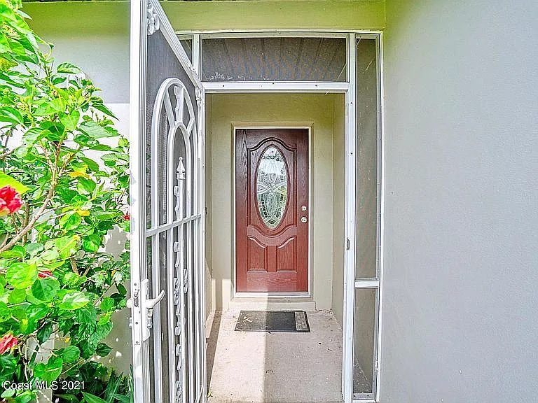 2 bed, 931 sqft, $1,675 — Photo 2