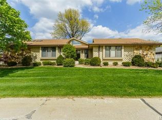 1 Village Dr, Saint Charles, MO
