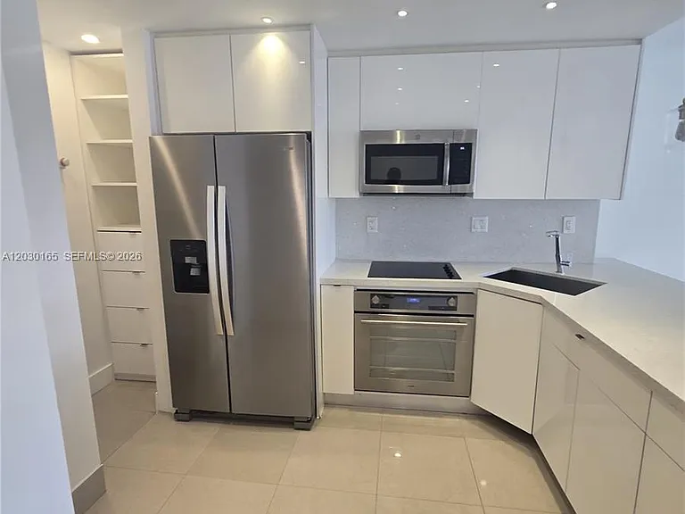 2903 N Miami Beach Blvd #804 — Photo 3
