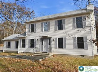 2312 Cramer Ct, Bushkill, PA 18324