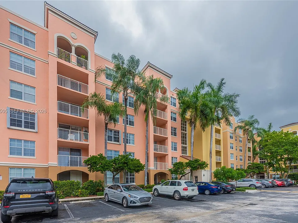 19601 E Country Club Dr #7104