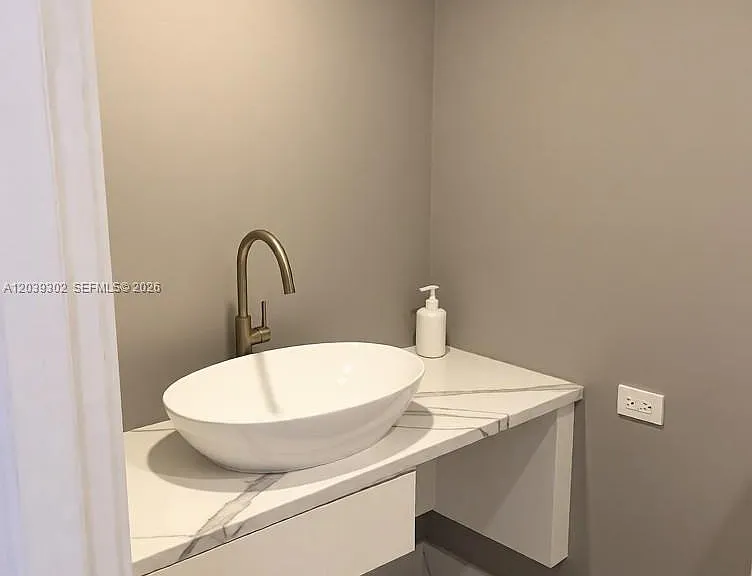 10180 W Bay Harbor Dr #0 — Photo 18