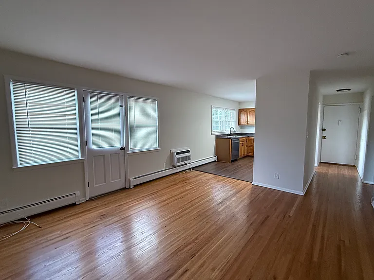 255 N Middletown Rd #13D — Photo 4