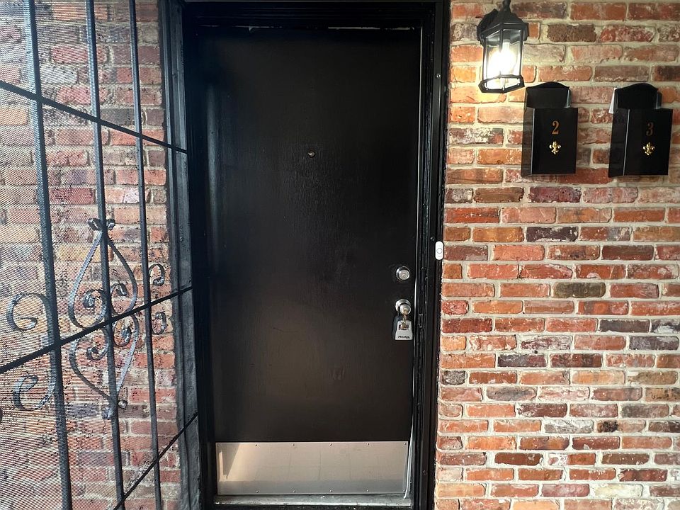 1st image of 305 Broward St APT 2