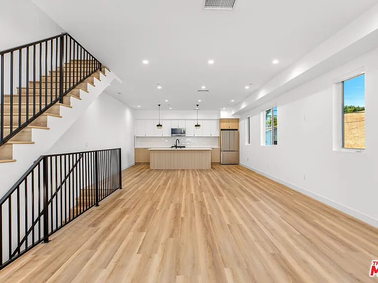 5225 W 20th St #1/4 — Photo 4