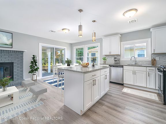 5th image of 57 Barbados Drive S