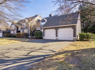 6 Fairmount Ln #6, Granby, CT 06035