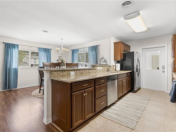 4th image of 2709 Campus Hill Dr