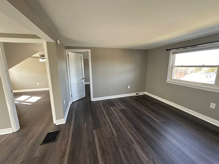 210 Hill St — Photo 12