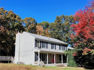 57 Nottingham Dr, Scituate, RI 02831