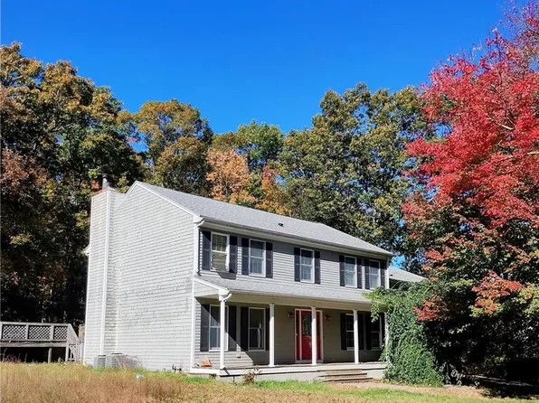 57 Nottingham Dr, Scituate, RI 02831