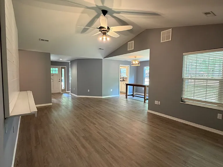 1270 Skyview Dr — Photo 31