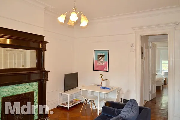 Rented by Mdrn Residential | media 8