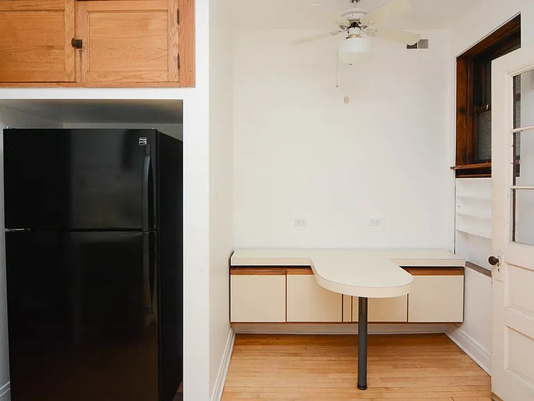 1309 W Newport Ave #2C — Photo 4