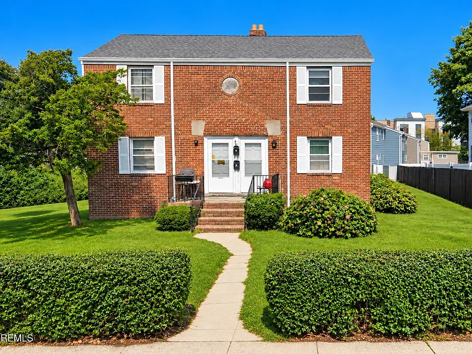 45 Cedar Ave #B
