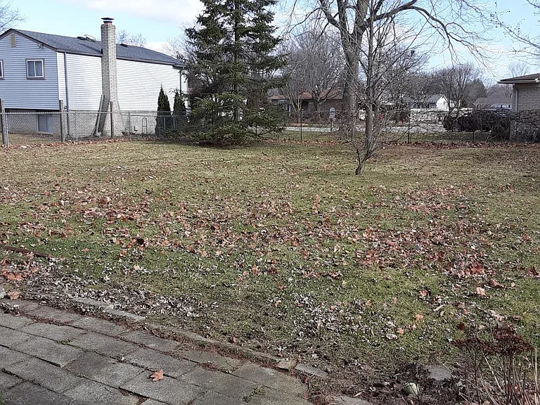31550 Grove St — Photo 14