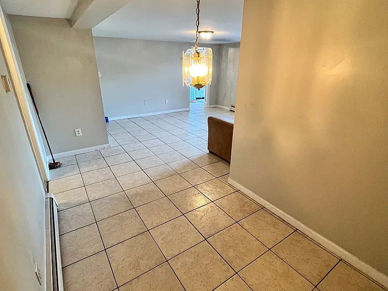 1 Andrea Dr #1B — Photo 8