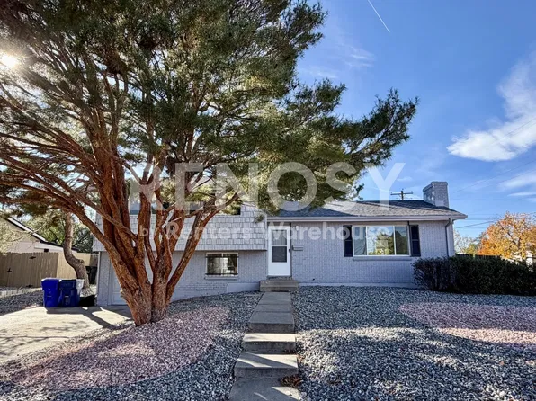 795 Elkhart St, Aurora, CO 80011