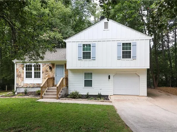 3188 Long Indian Creek Ct, Alpharetta, GA 30022