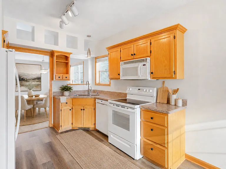 23096 Eidelweiss St NW — Photo 5
