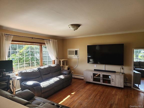 5th image of 102 Meadow Lane