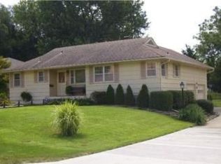 7921 W 74th St, Overland Park, KS 66204