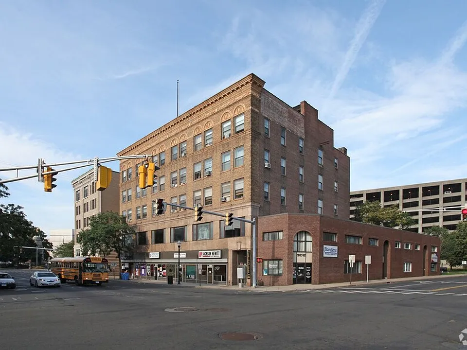 292-300 Main St